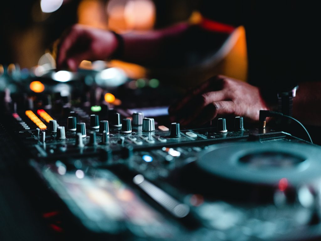 Hiring a DJ is a great idea for a sweet 16 party.